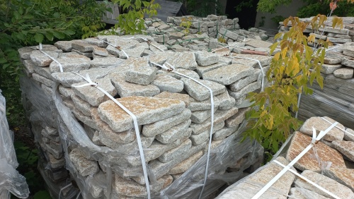 Гранитный плитняк галтованный для парковки купить в Мурманской области