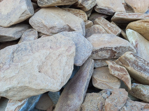 Златолит жёлтый, жёлто-зелёный глыбки и валуны для ланшафтного дизайна купить в Мурманской области