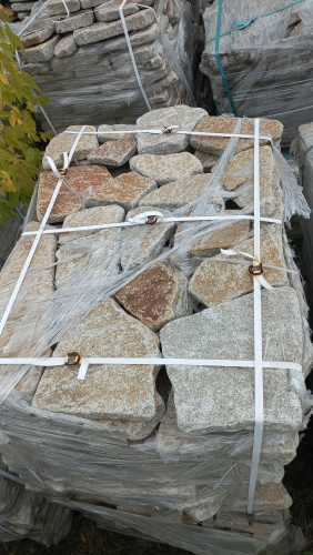 Плитняк галтованный гранитный для ландшафтного дизайна купить в Мурманской области