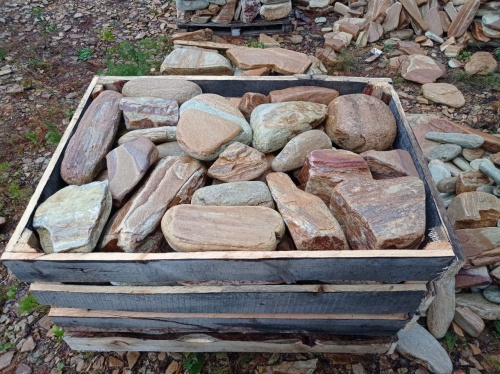 Златолит жёлтый, жёлто-зелёный глыбки и валуны для ланшафтного дизайна купить в Мурманской области