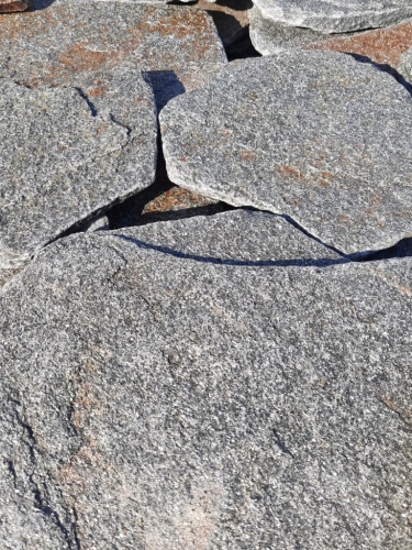 Златолит серебристый галтованный для лестниц купить в Мурманской области