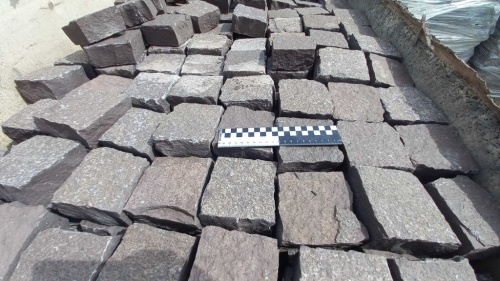 Лемезит колотая брусчатка 10 * 10 см. для парковки купить в Мурманской области